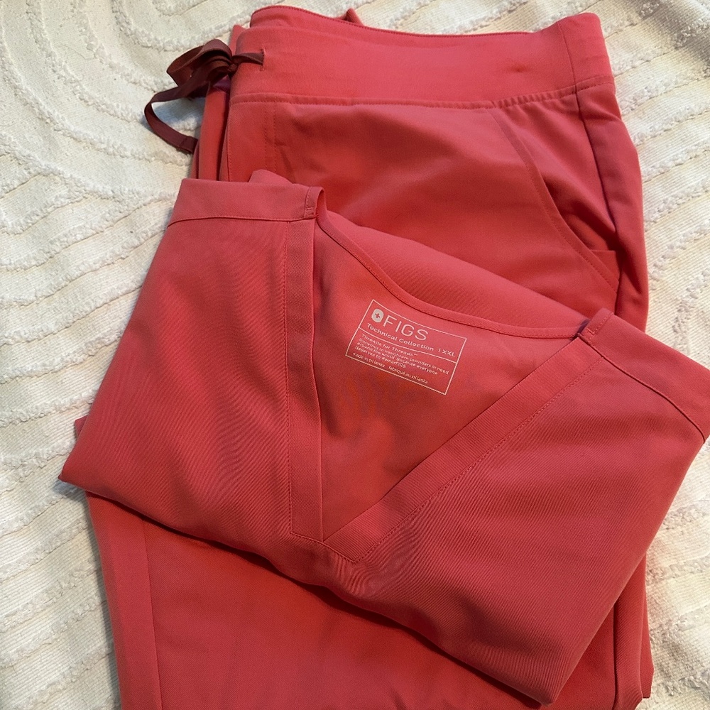 NWOT FIGS desert rose pink scrub set